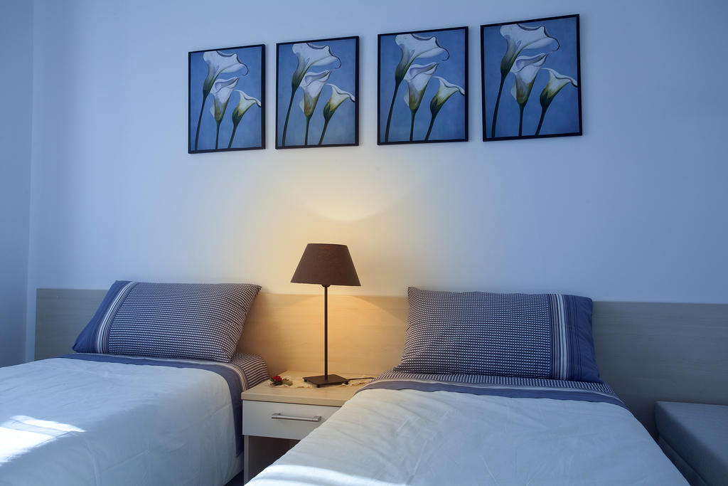 B&B Residenza Bianco Alle Grotte Di Castellana カステッラーナ・グロッテ 部屋 写真